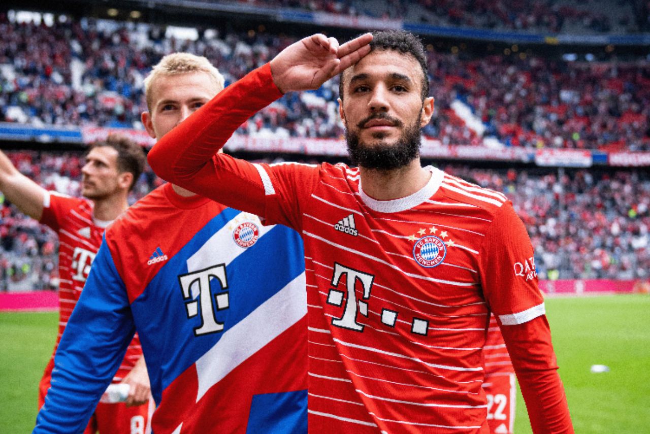 Mazraoui publicou mensagens pró-Palestina em suas redes sociais (Foto: FC Bayern München/Divulgação)