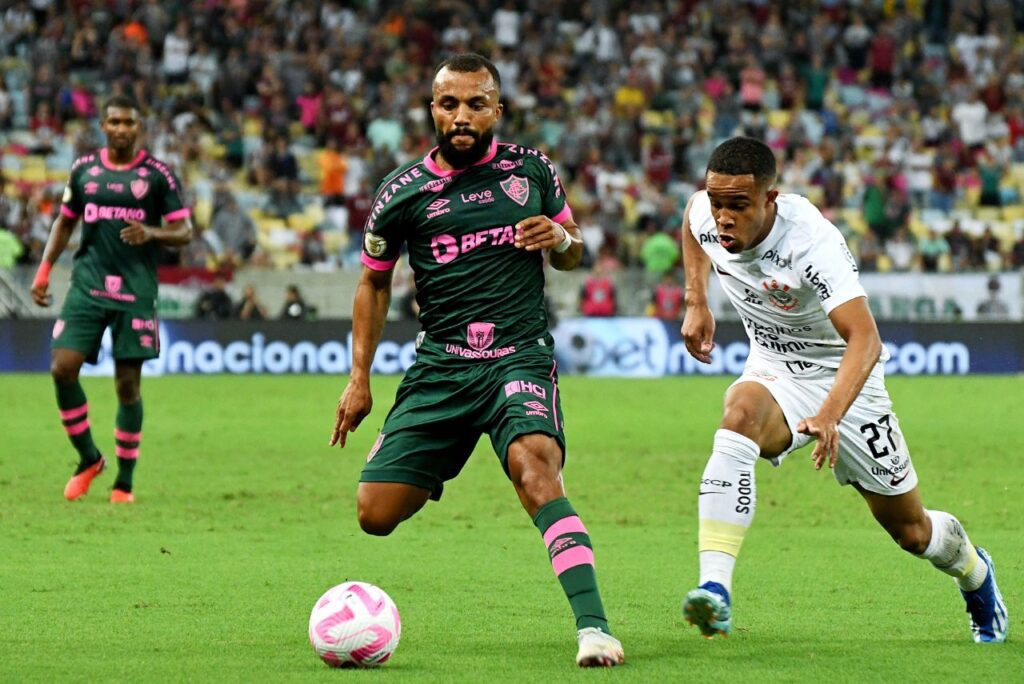 Possível pênalti em Samuel Xavier foi um dos lances divulgados pela CBF (Foto: Mailson Santana/Fluminense FC)