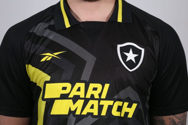 <p>Nova camisa do Botafogo será estreada neste sábado (Foto: Divulgação)</p>
