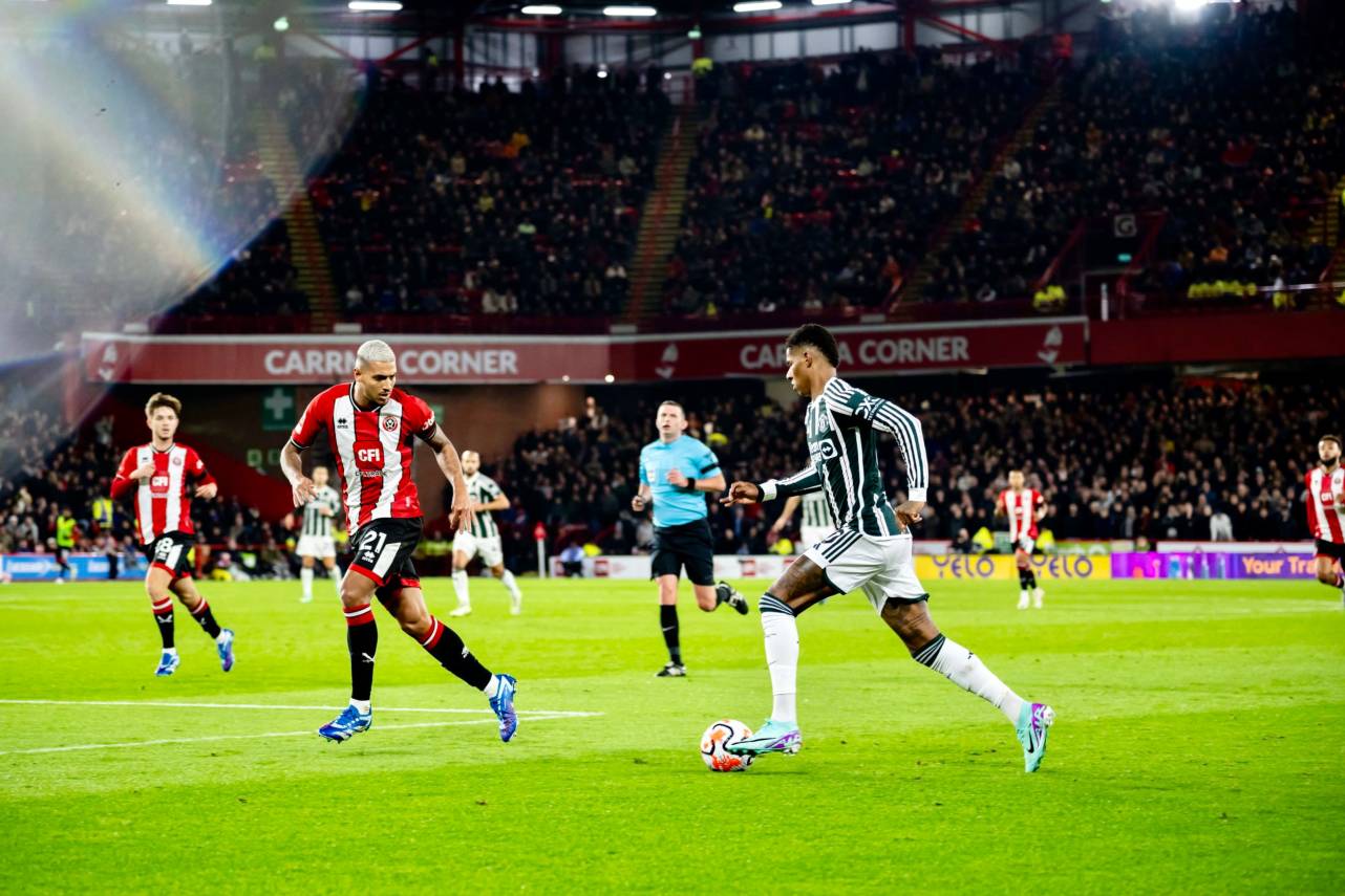 Manchester empata com Sheffield