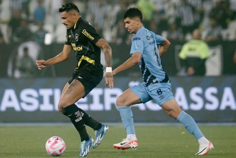 <p>Tiquinho Soares marcou o gol do Botafogo. Foto: Vítor Silva/Botafogo</p>
