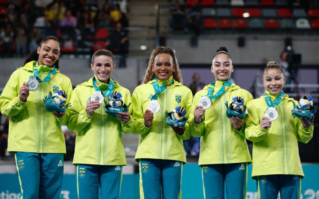 Ginástica artística feminina conquista medalha de prata no Pan na disputa por equipes Foto: Miriam Jeske/COB