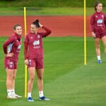 Jenni Hermoso (ao centro) voltou aos treinos com a Seleção Espanhola (Foto: Javier Soriano/AFP)