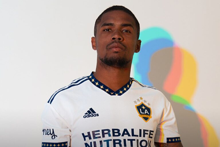 <p>Douglas Costa atuou 22 vezes pelo time norte-americano na temporada. Foto: Reprodução/LA Galaxy</p>