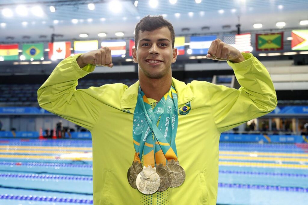 Guilherme Costa conquistou o 4º ouro na natação do Pan de Santiago Foto: Satiro Sodré/CBDA