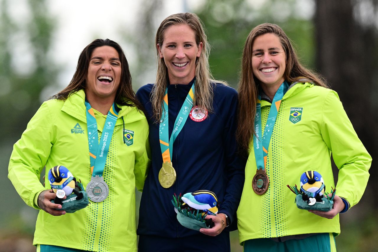 Ana Marcela Fica Com A Prata Na Natação Em águas Abertas Do Pan Viviane Jungblut é Bronze 2358