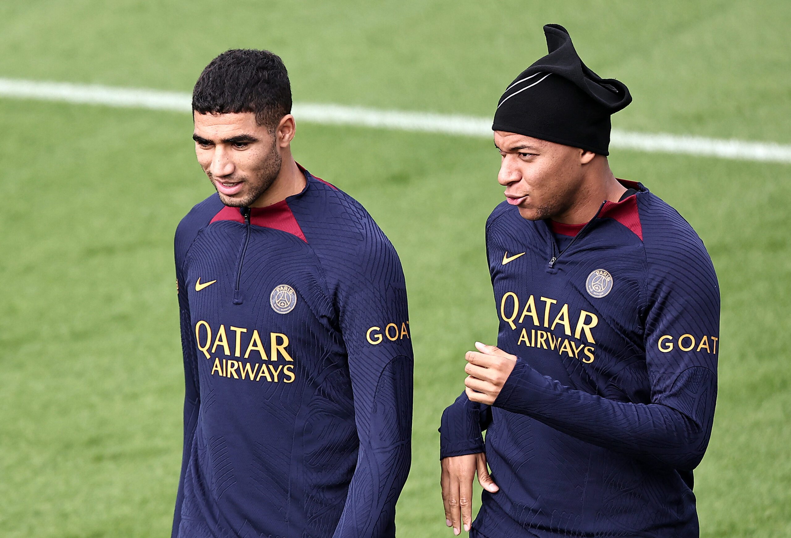 Mbappé explica que discutiu com torcedores Brest para defender Hakimi Foto: FRANCK FIFE/AFP
