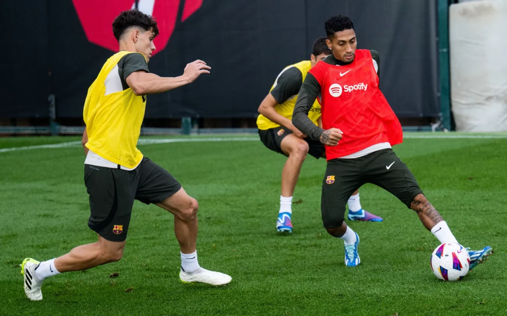 Raphinha volta a treinar com o Barcelona após lesão muscular Foto: Victor Salgado / FC Barcelona