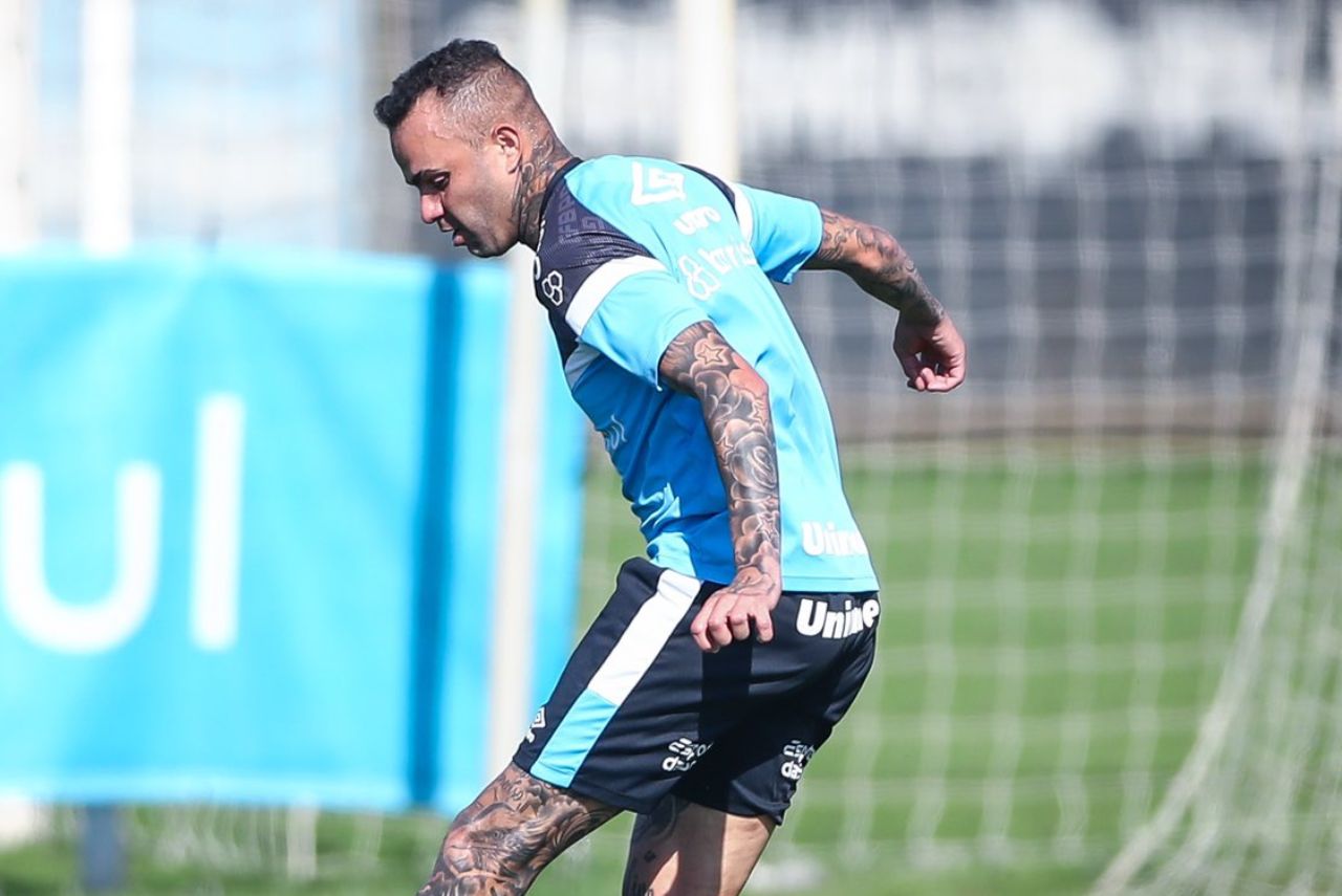 Luan em treinamento pelo Grêmio