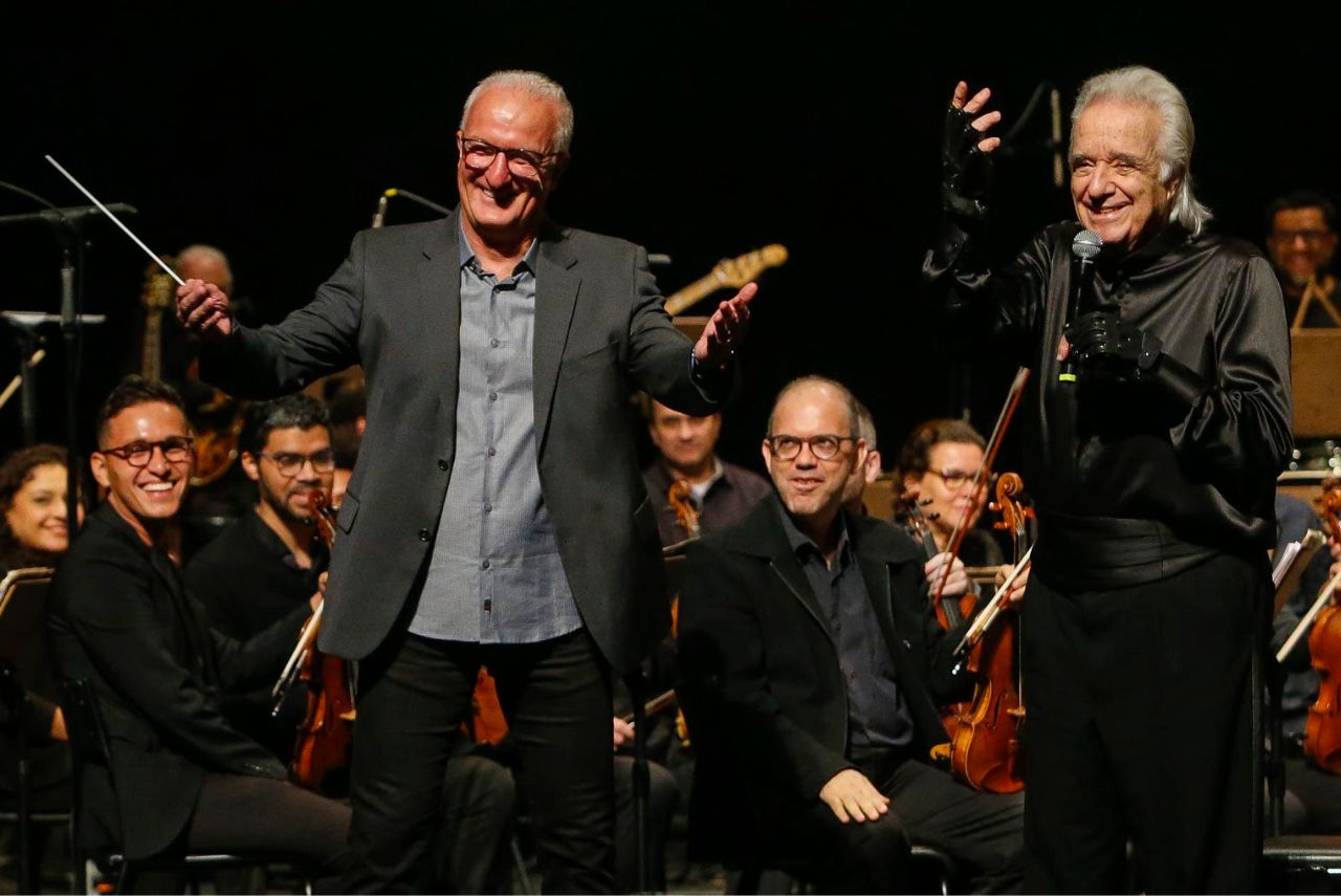 Dorival Júnior regeu a Orquestra Bachiana Filarmônica (Foto: São Paulo FC/Divulgação)