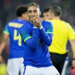 Raphinha ficará um mês fora dos gramados (Foto: Lucas Figueiredo/CBF)