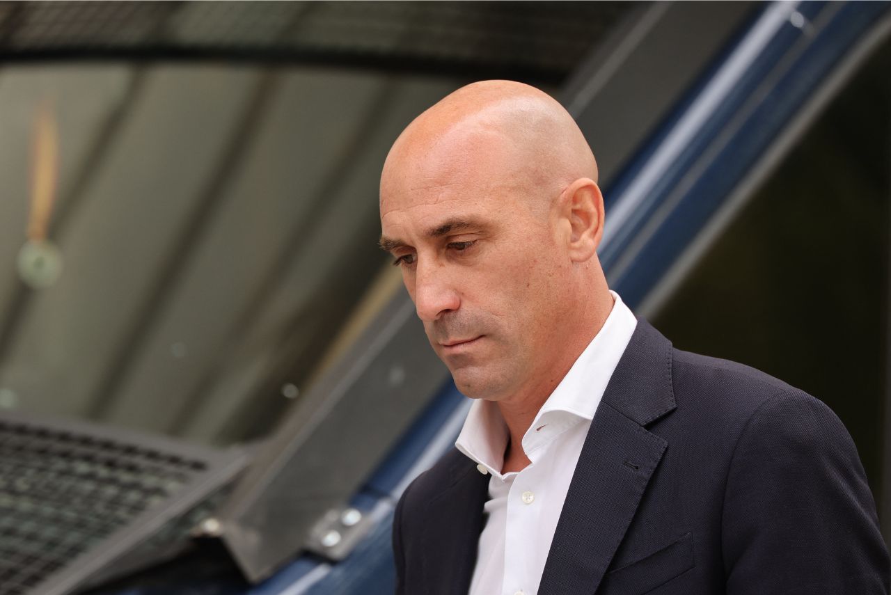 Luis Rubiales durante as investigações.