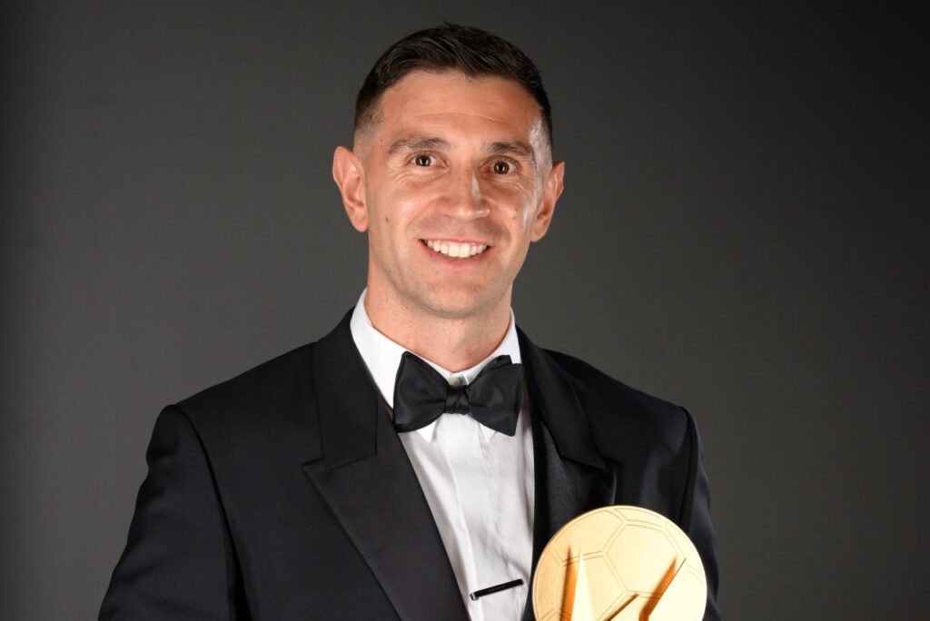 Dibu Martínez