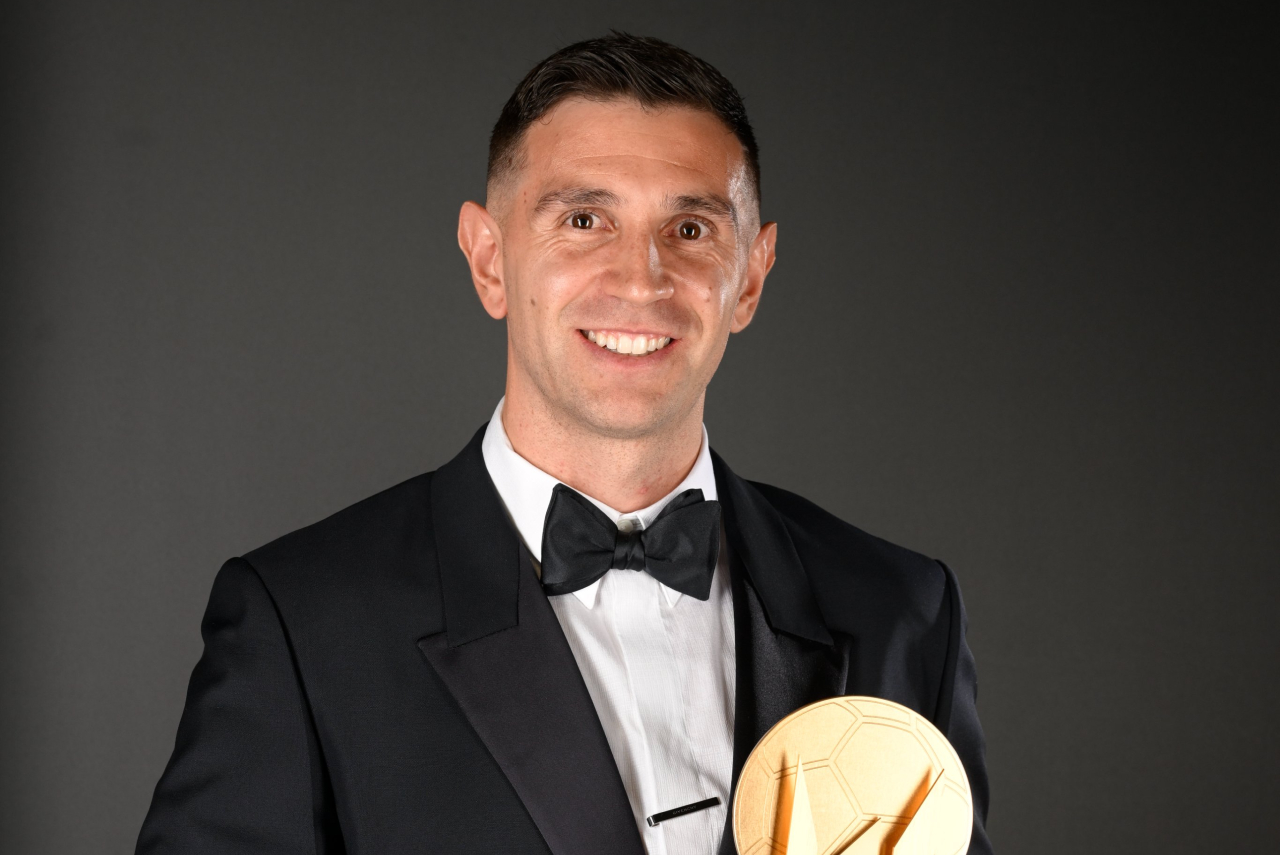 Dibu Martínez