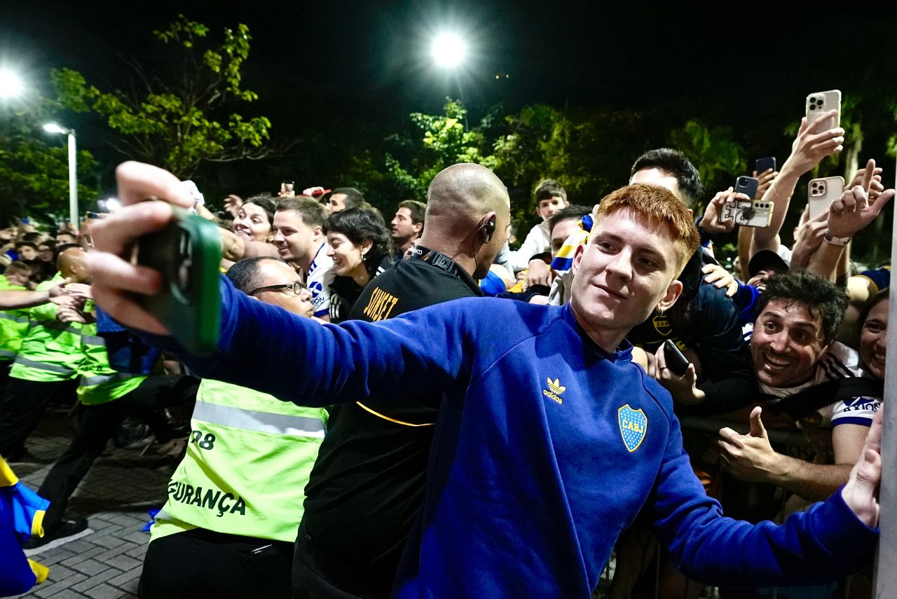 Jogadores do Boca Juniors foram recepcionados por torcedores