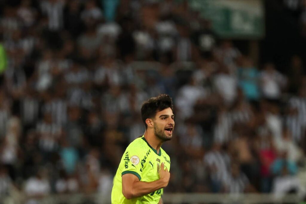 Flaco Lopez marcou contra o Botafogo
