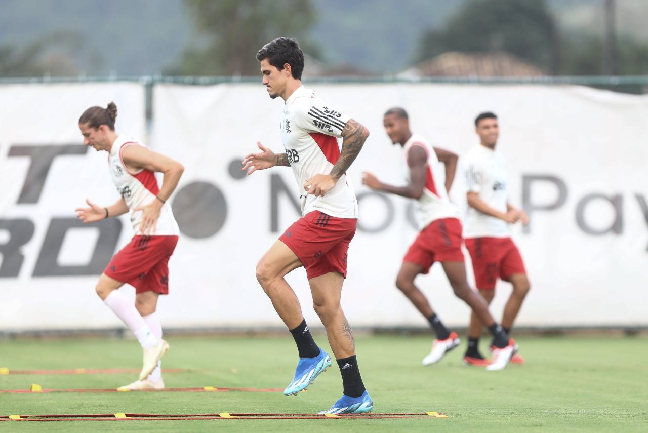Tite testou possibilidades no treino