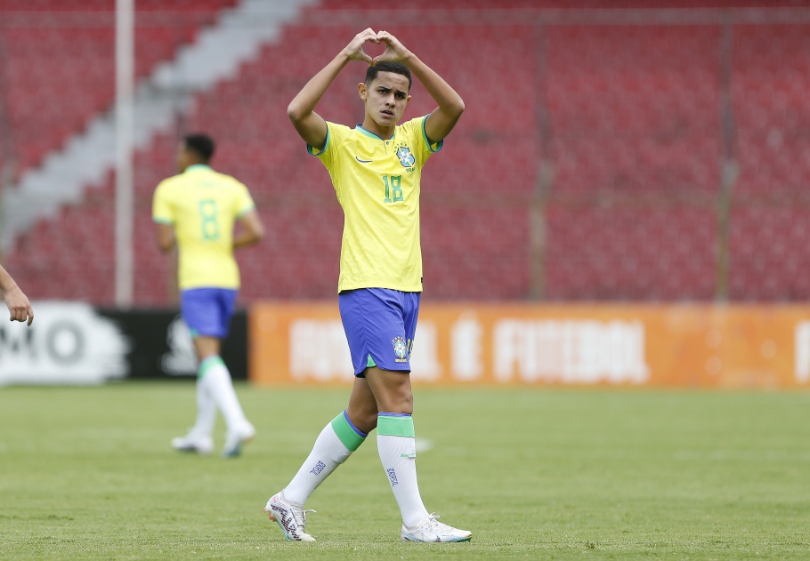 Luiz Gustavo sofreu lesão e não conseguirá disputar a Copa do Mundo Sub-17 Foto: Rafael Ribeiro/CBF