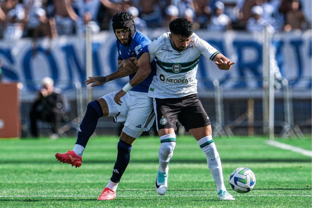 Vitória do Coritiba complicou ainda mais a situação do Cruzeiro