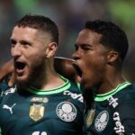 Zé Rafael e Endrick comemoram gol do Palmeiras
