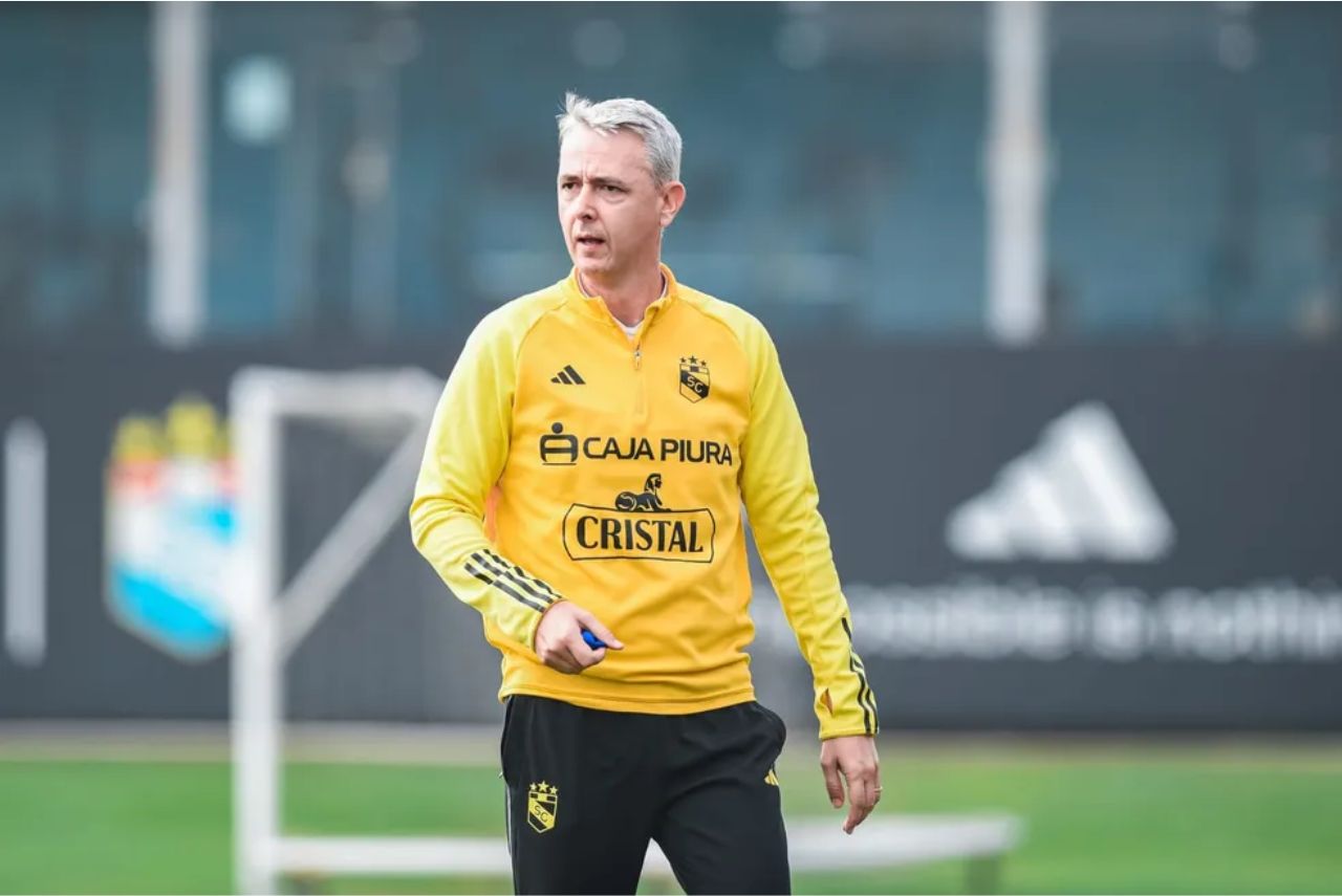 Tiago Nunes assina com o Botafogo até o fim de 2025