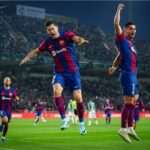 Lewandowski comemora um dos gols do Barcelona