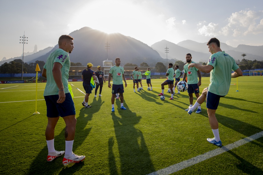 Seleção Brasileira realiza treino na Granja Comary Foto: Joilson Marconne / CBF
