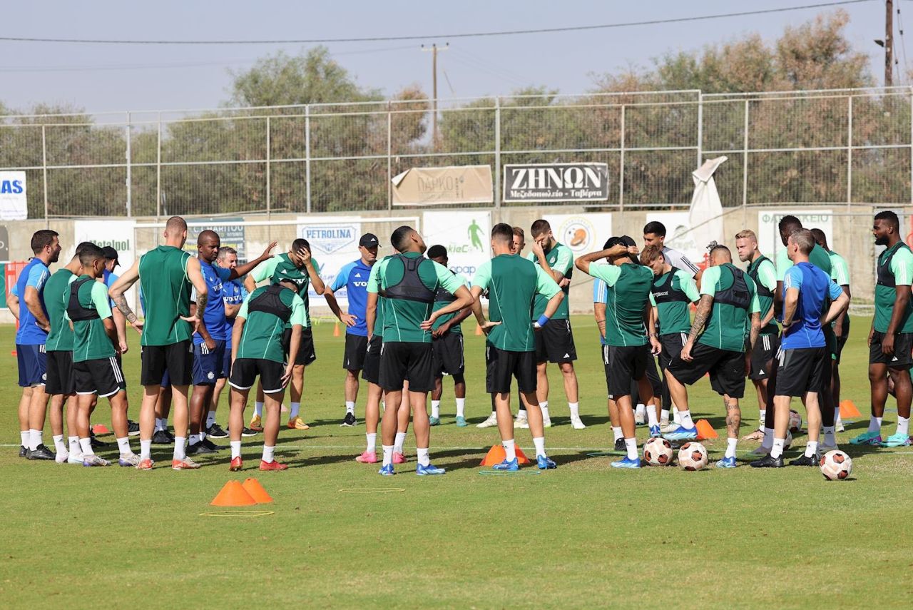 Jogadores do Maccabi Haifa, de Israel