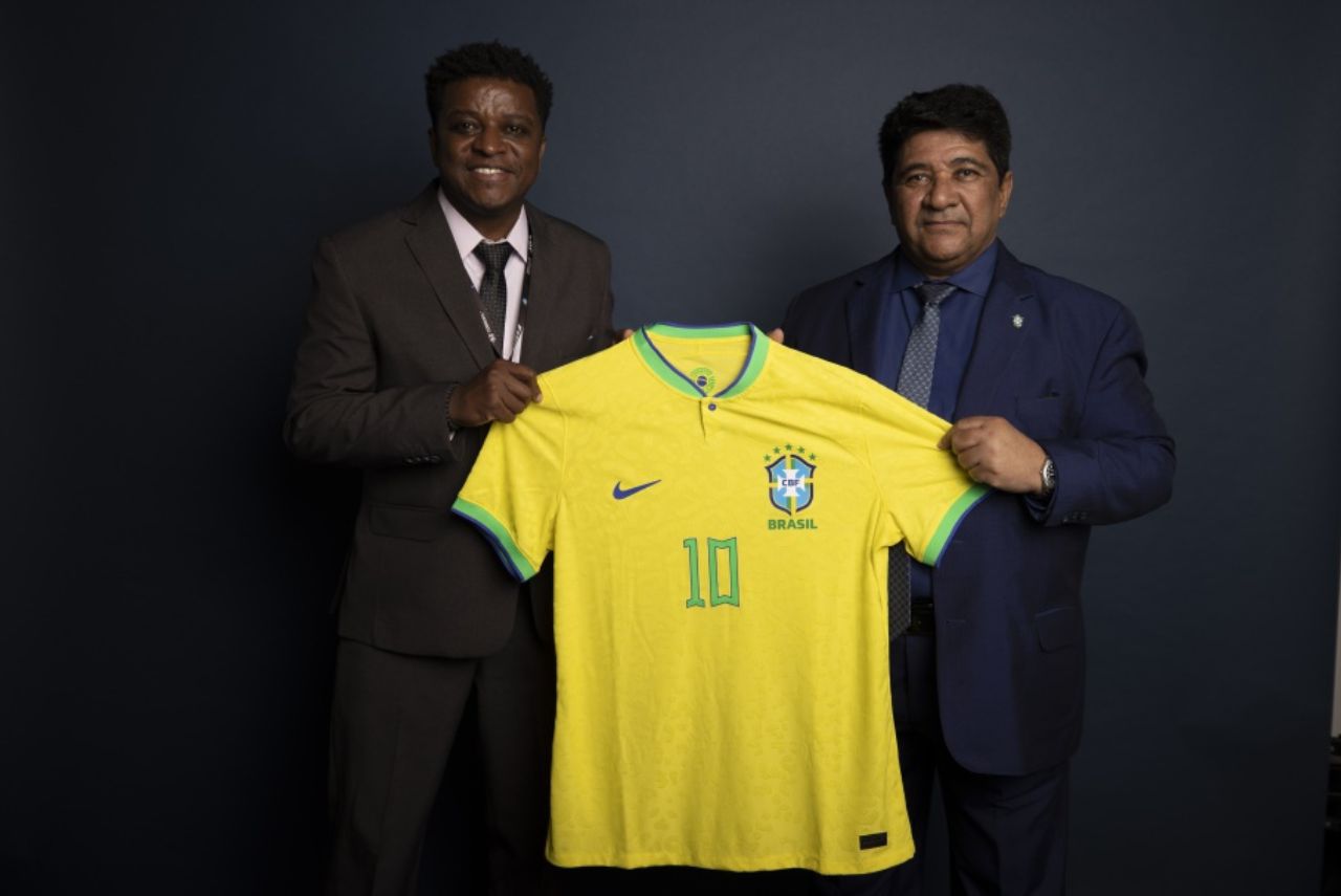 Marcelo Carvalho, diretor do Observatório, e Ednaldo Rodrigues, presidente da CBF (Foto: Lucas Figueiredo/CBF)
