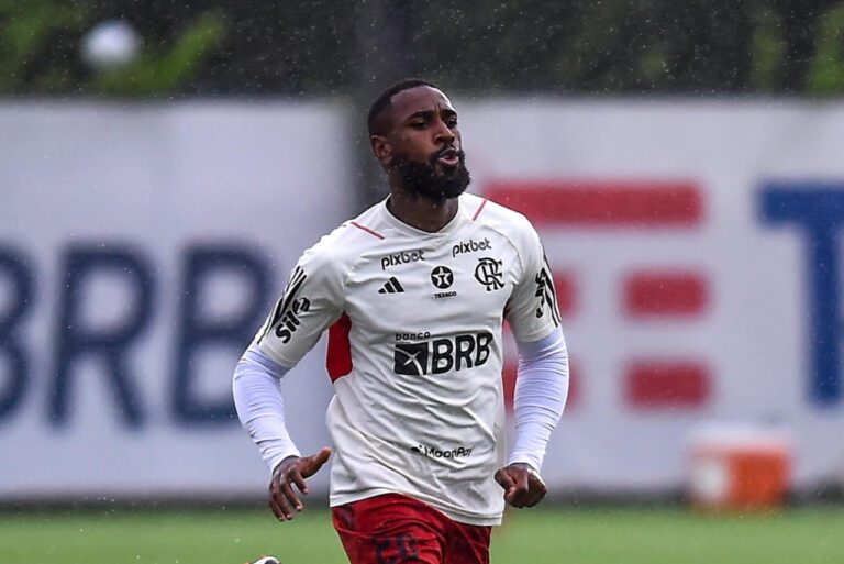 <p>Gerson em treino do Flamengo (Foto: Marcelo Cortes/CRF)</p>
