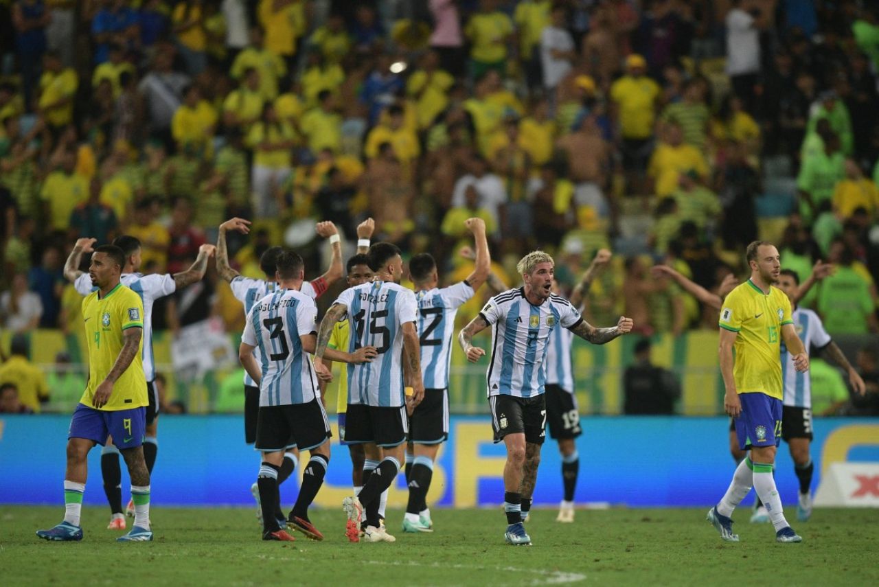 Argentinos comemoram histórica vitória contra o Brasil
