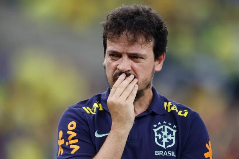 <p>Brasil de Fernando Diniz vai colecionando recordes negativos. (Foto: Daniel Ramalho/AFP)</p>