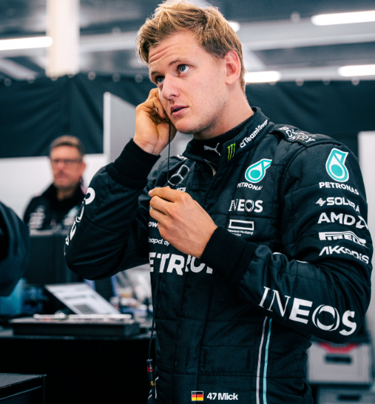 Mick Shumacher permanecerá como piloto reserva da Mercedes em 2024 Foto: Mercedes AMG F1/X