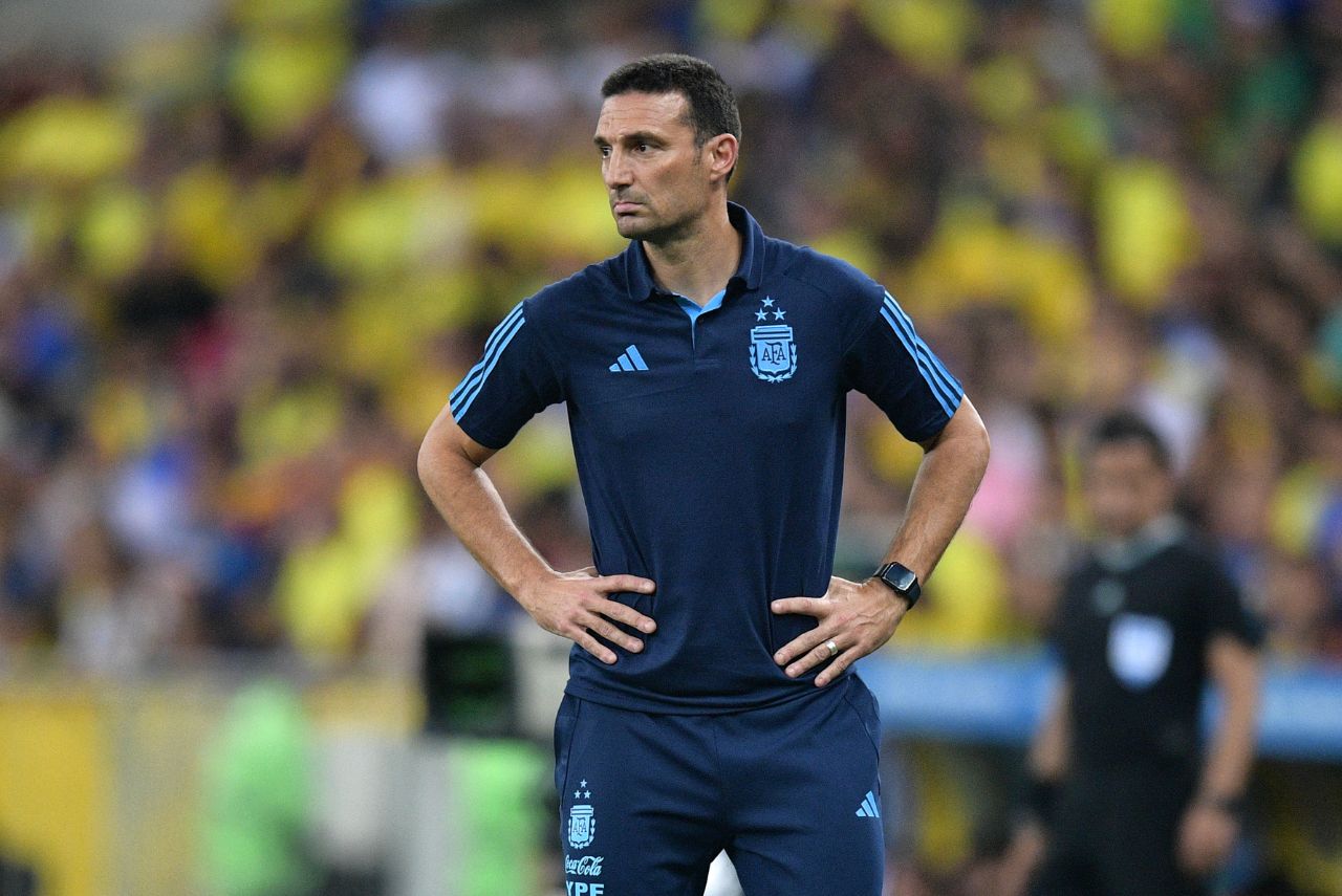 Lionel Scaloni na vitória da Argentina sobre o Brasil no Maracanã (Foto: Carl de Souza/AFP)