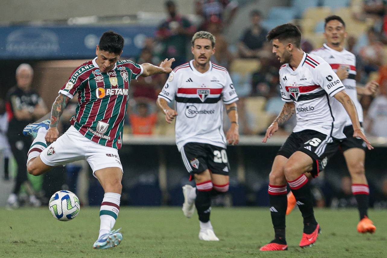 Fluminense e São Paulo trocaram faixas antes do jogo