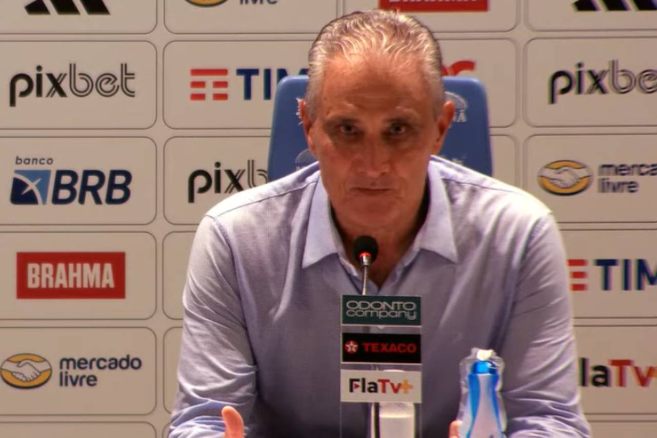 Tite durante a coletiva de imprensa