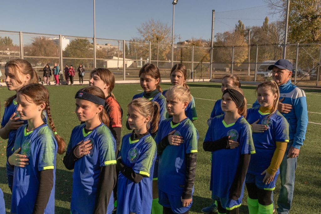 Atletas da equipe feminina Krystal Kherson (Foto: Roman Pilipey/AFP)