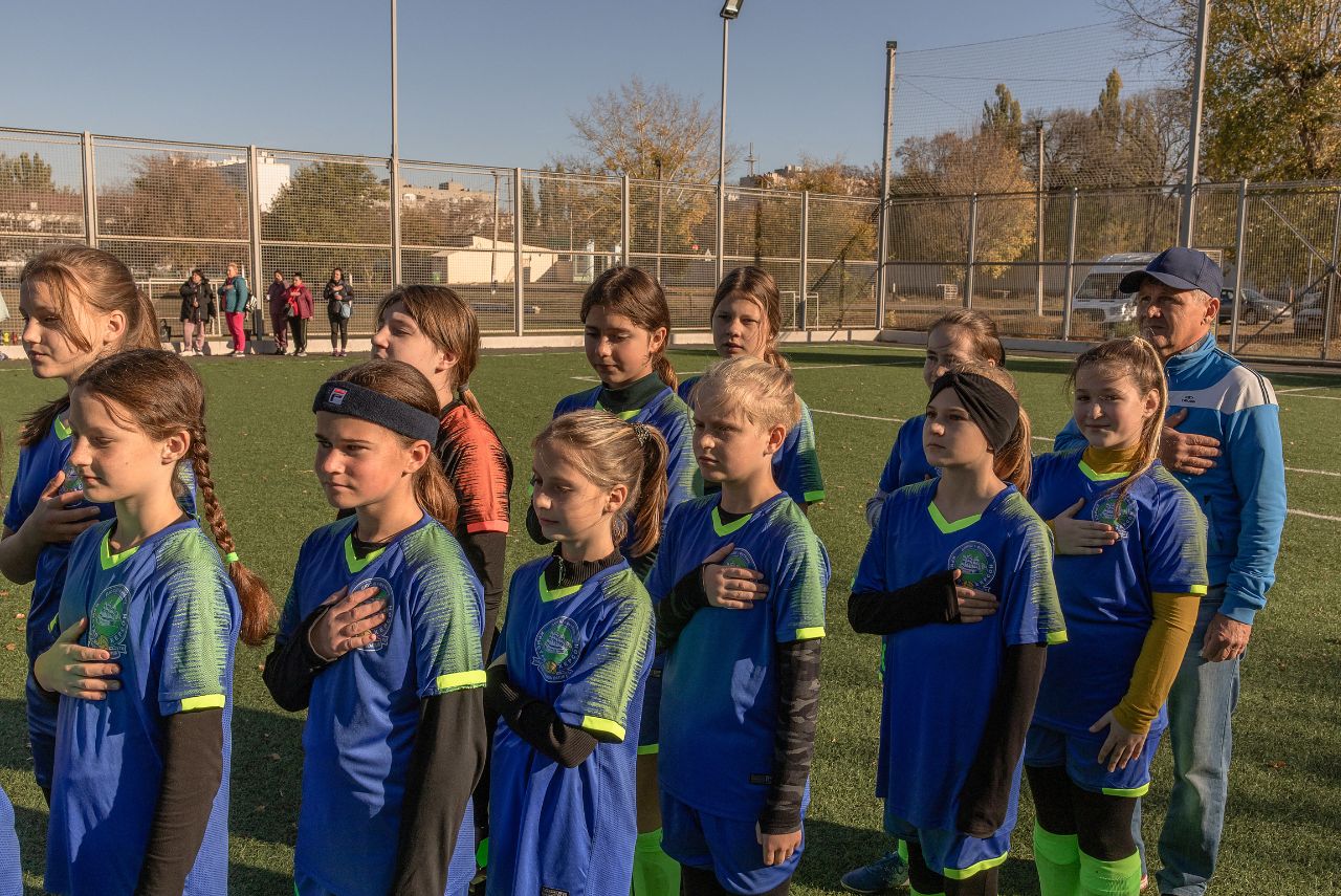 Atletas da equipe feminina Krystal Kherson (Foto: Roman Pilipey/AFP)