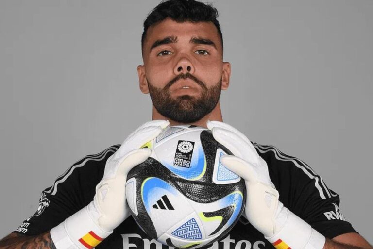 <p>David Raya chegou ao Arsenal por empréstimo do Brentford (Foto: Arsenal FC/Divulgação)</p>