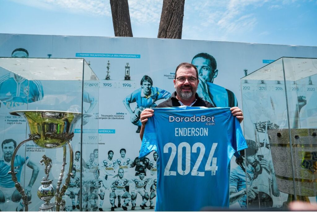 Enderson Moreira vai comandar o Sporting Cristal na próxima temporada (Foto: X/Reprodução)