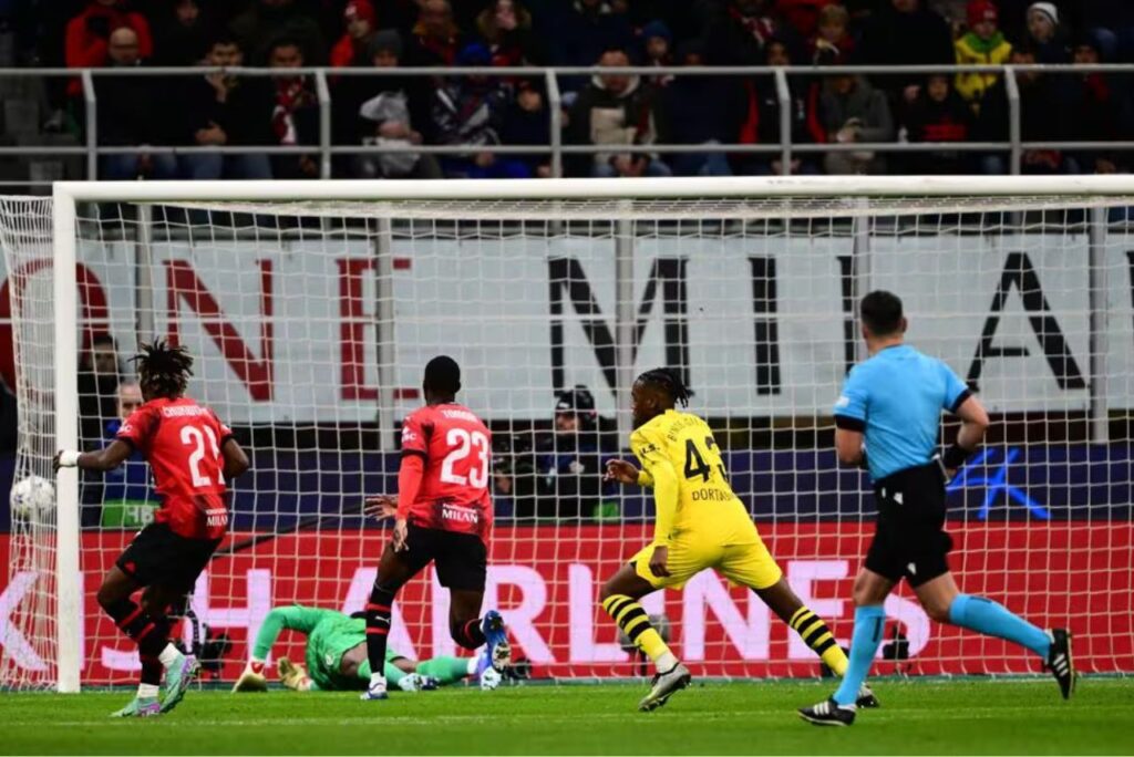 Borussia Dortmund venceu o Milan e garantiu a classificação antecipada (Foto: UEFA/Divulgação)