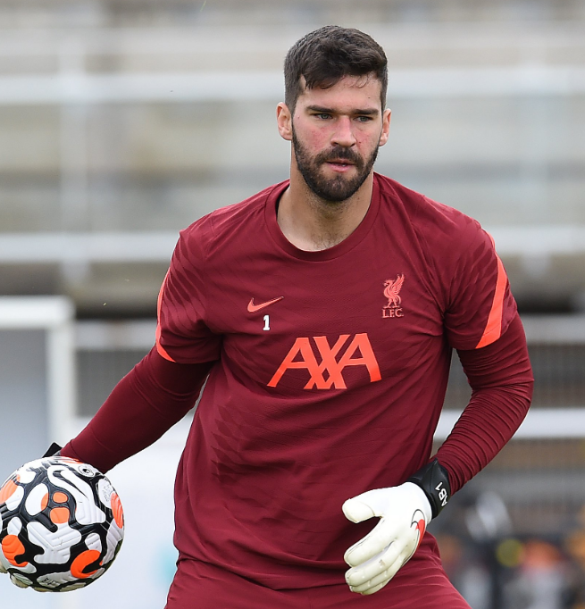 <p>Alisson sofreu lesão na coxa direita e será desfalque para o Liverpool Foto: Liverpool/X</p>
