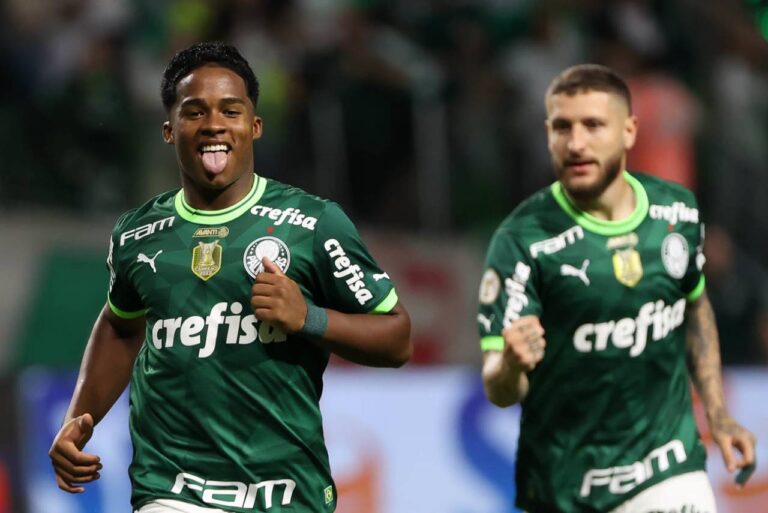 <p>Endrick marcou o primeiro gol do Palmeiras no jogo. Foto: Cesar Greco/Palmeiras</p>