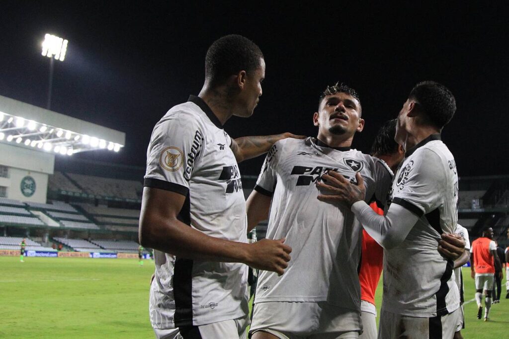 Botafogo retornou ao Rio de Janeiro nesta quinta-feira (30).