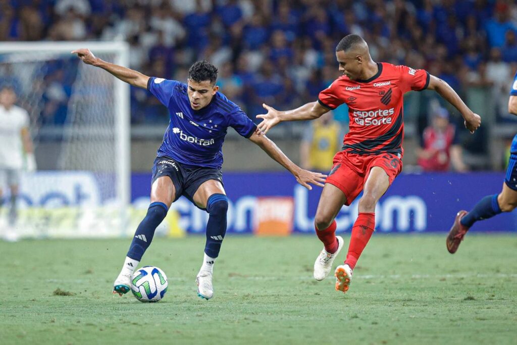 Cruzeiro e Athletico empataram em 1x1