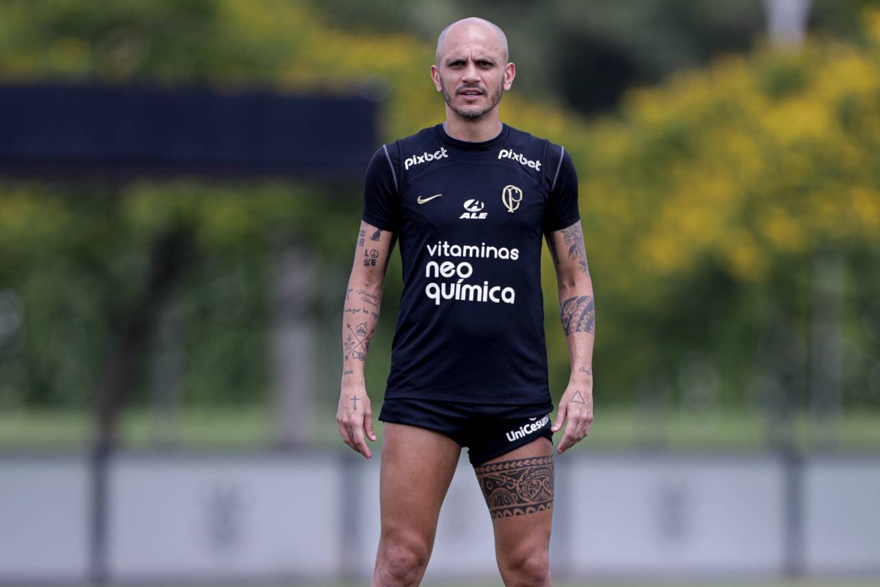 Fábio Santos fará os últimos dois jogos pelo Timão