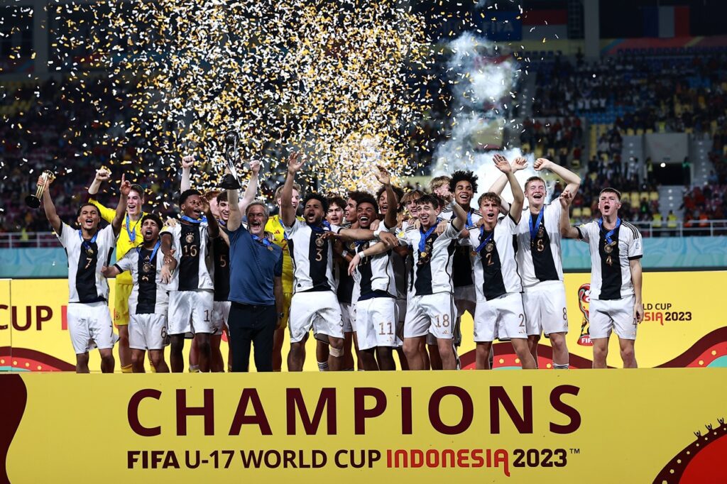 Alemanha vence França nos pênaltis e conquista seu primeiro Mundial Sub-17