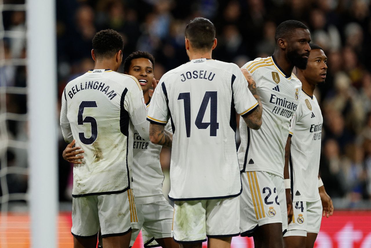 Real Madrid venceu o granada no Santiago Bernabéu (Foto: Oscar Del Pozo/AFP)
