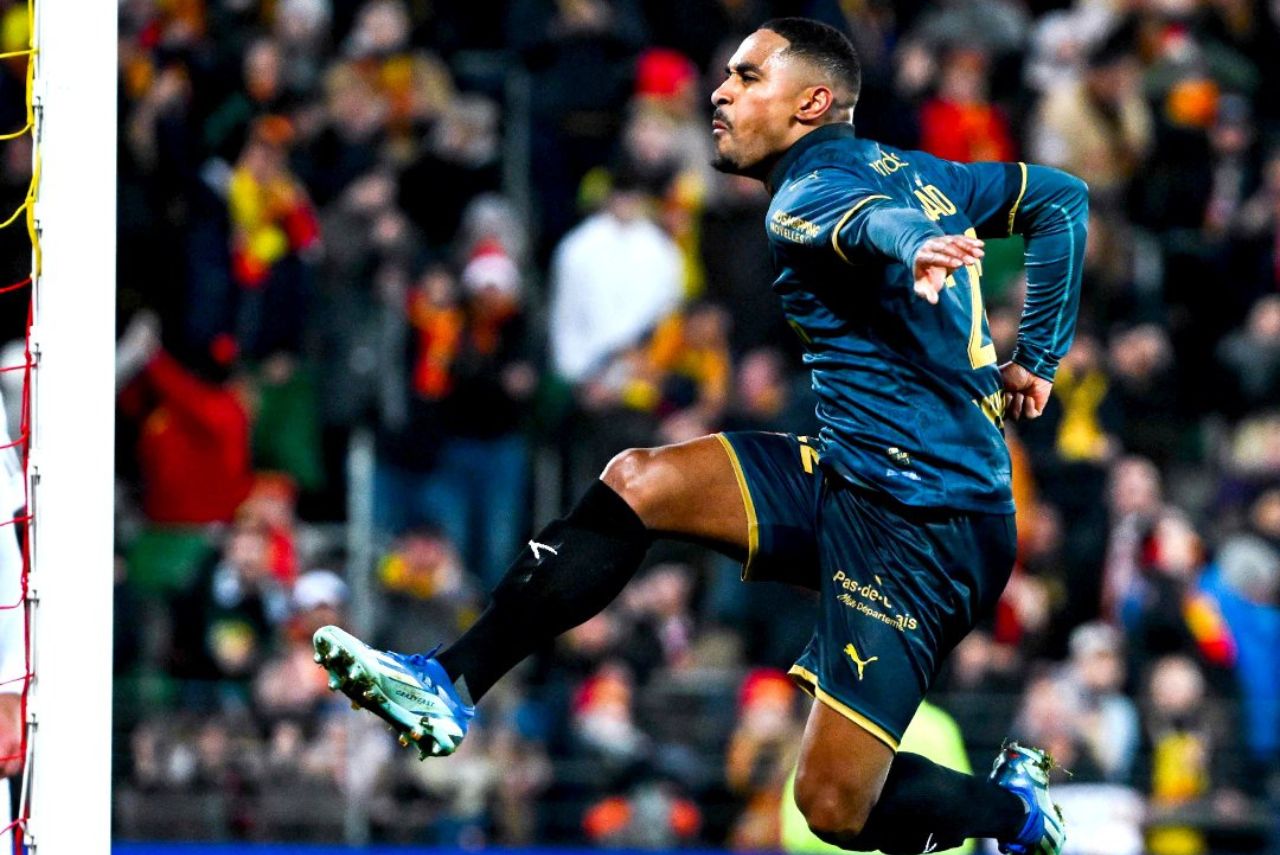 Wesley Said foi autor de um dos gols da vitória do Lens sobre o Lyon (Foto: X/Reprodução)