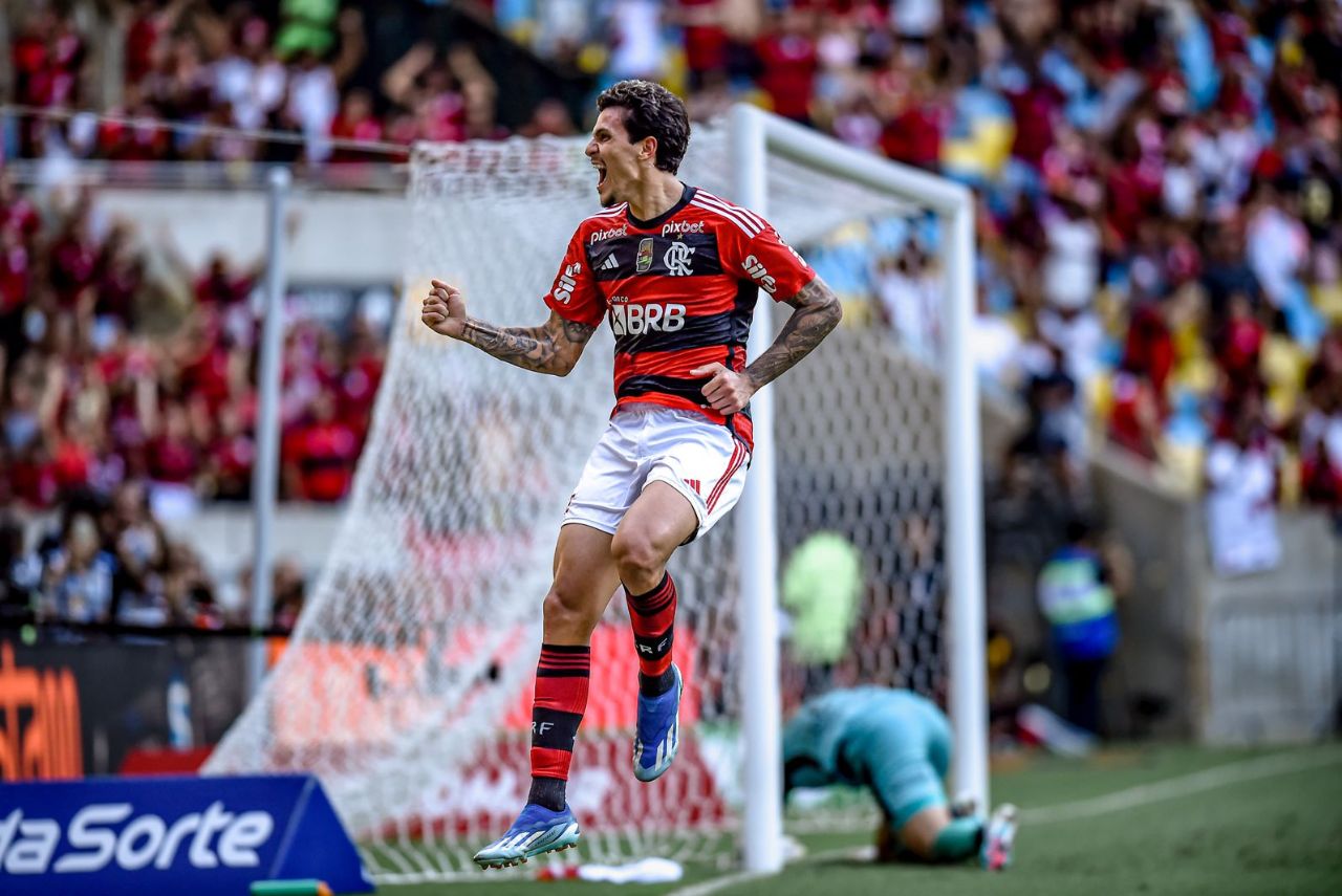 Pedro foi autor de um do gols da vitória do Flamengo sobre o Cuiabá (Foto: Marcelo Cortes/CRF)